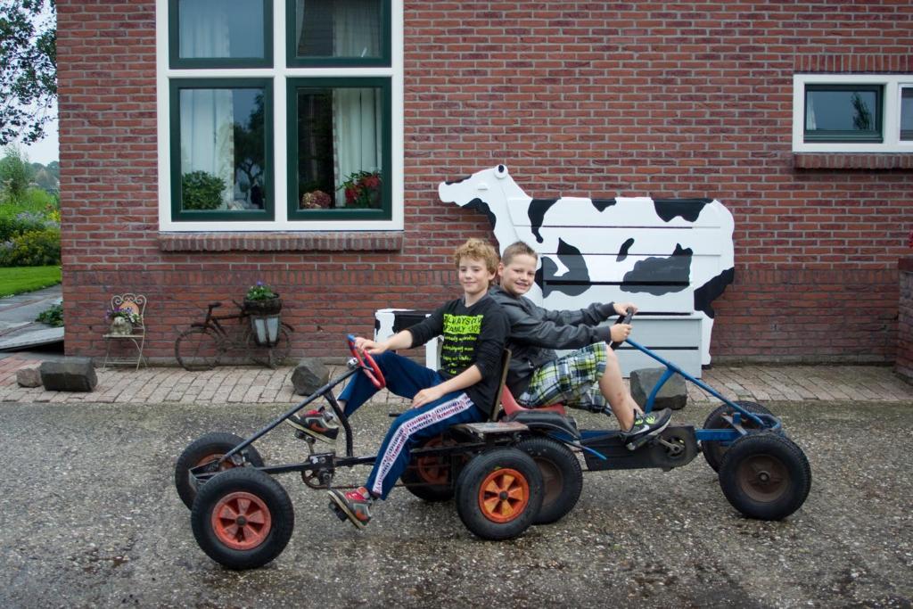 Farm Overleekerhoeve モニキンダム エクステリア 写真